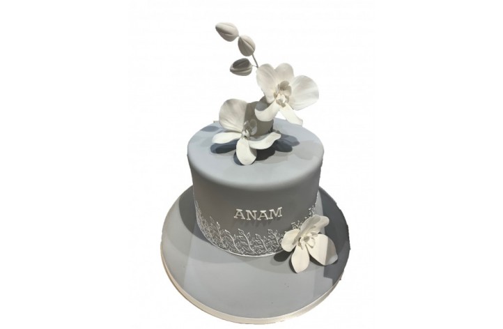 Elegant Grey and White Flower Cake